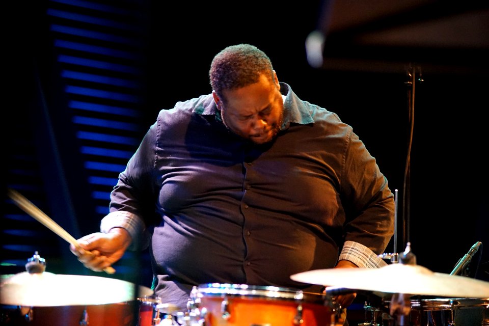 Tom Harrell 'Infinity', BIM 29 september 2019 - Johnathan Blake DSC03723