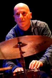 Jacob Bro Trio 24 september 2015 BIM - Joey Baron DSC04096