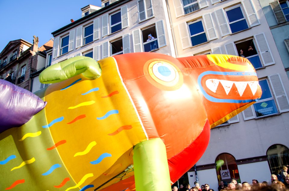 Dragon-ballon au Carnaval de Strasbourg