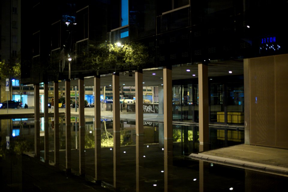 Office Building with Water Pool, Av del Paral-lel