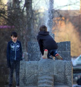 Kids Playing in the Fountain, Oranienplatz, Kreuzberg