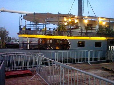 Concert dau grop Artus a l'Iboat - Bordèu Bacalan