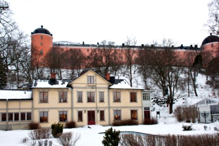 Uppsala slott och Slottskällan photo