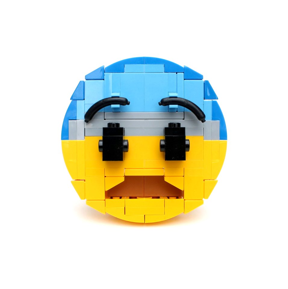 Brick-moji: Fearful face