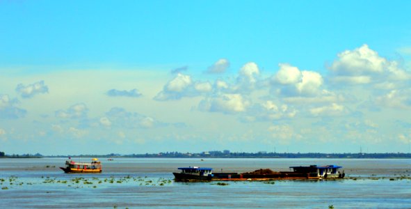 Tonle sap meets the mighty Mekong river