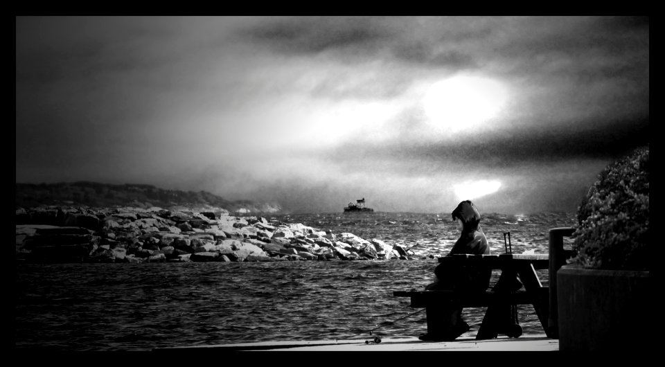 Storm, bystranda og gronningen fyr