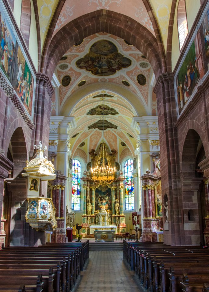 À chemin entre roman et baroque - Église abbatiale Saint Cyriaque d'Altorf photo