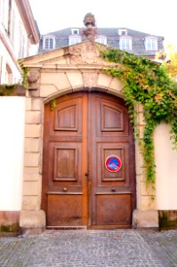 3 rue de Rohan - Ancien portail de la Corporation des Bouchers