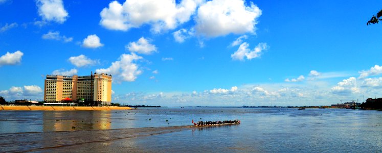 Tonle sap river meets the mighty Mekong river