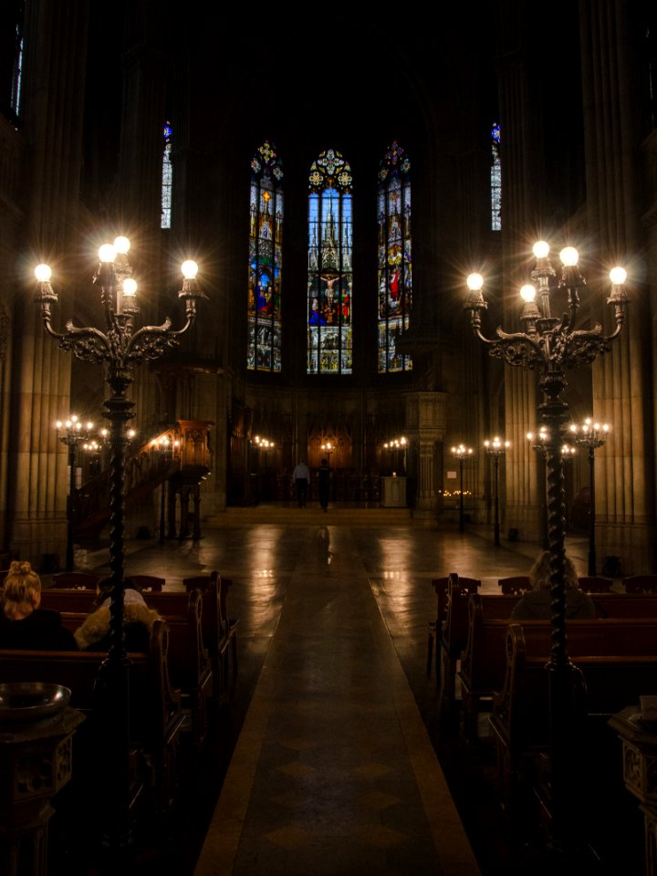 Nef de l'église de Sainte-Élisabeth / Hauptschiff der Elisabethenkirche