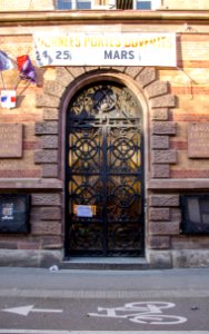 Porte de l'école des compagnons du devoir