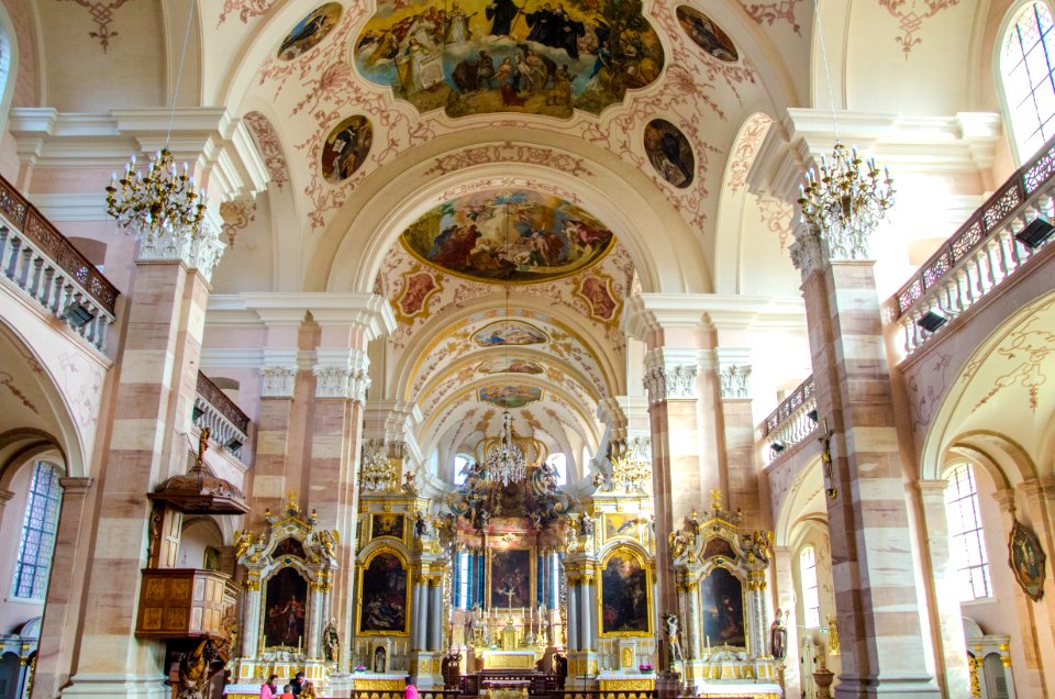 Nef ensoleillée de l'Abbaye d'Ebersmunster