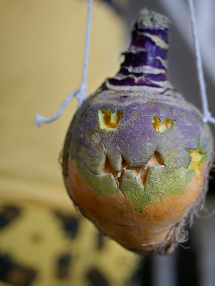 Hop tu Naa turnip carving