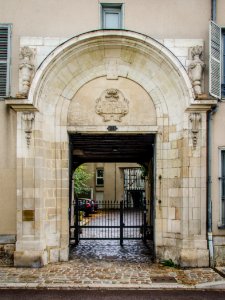 Grand portail cocher de l'Hôtel d’Argenteuil photo