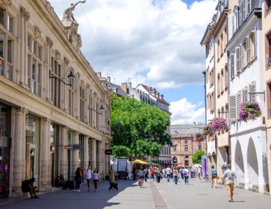 Hermès donnant sa bénédiction aux commerces photo