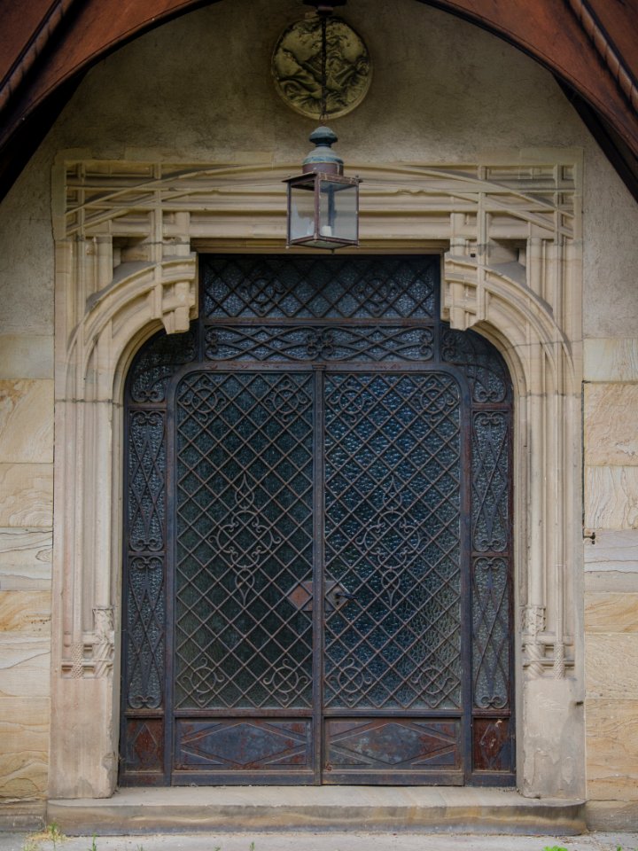 Porte principale du Château de la Leonardsau - Zoom