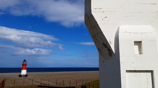 Point of Ayre: Lighthouse behind the fog horn