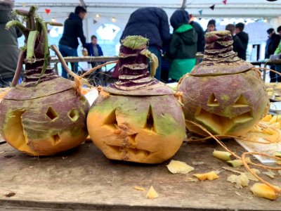 Hop tu Naa turnip lantern (Stephanie Begbie 2019a)