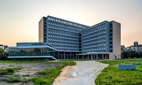 交大博愛校區賢齊館（前瞻跨領域生醫工程大樓）