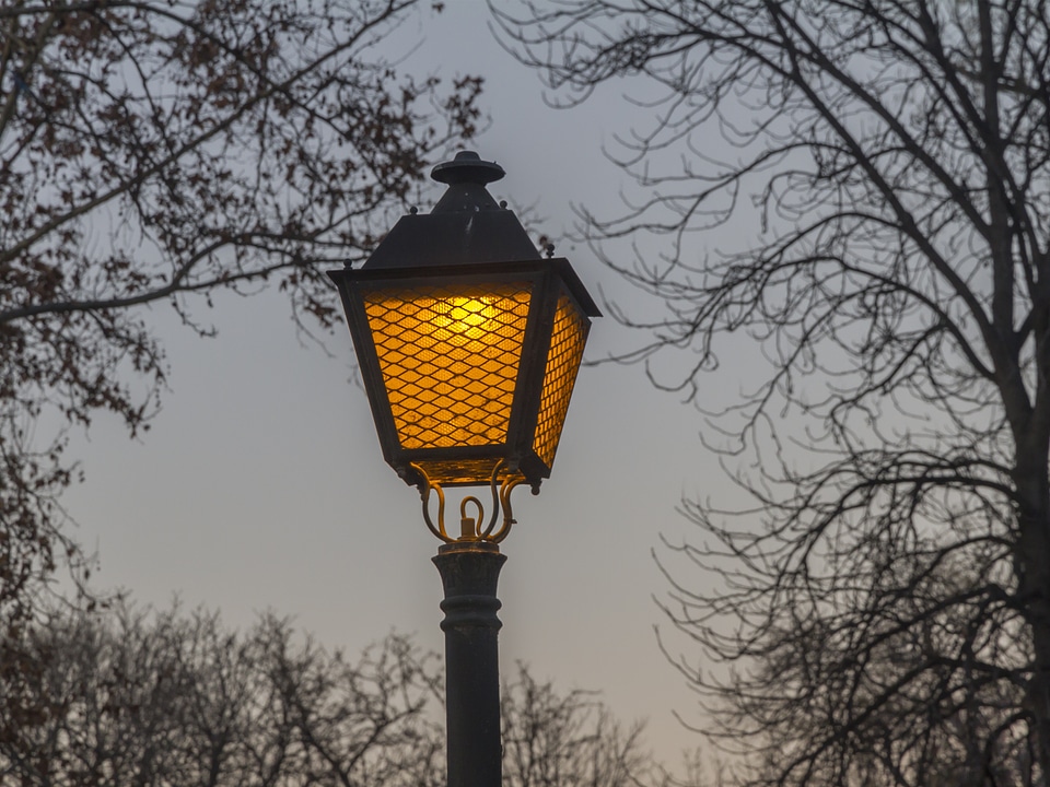 Madrid night street lamp