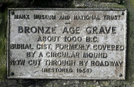 The Giant's Grave, Bronze Age burial mound marker photo