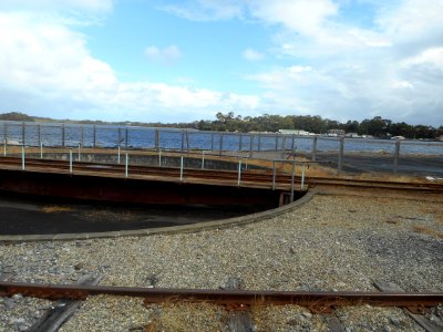 Turntable, Strahan