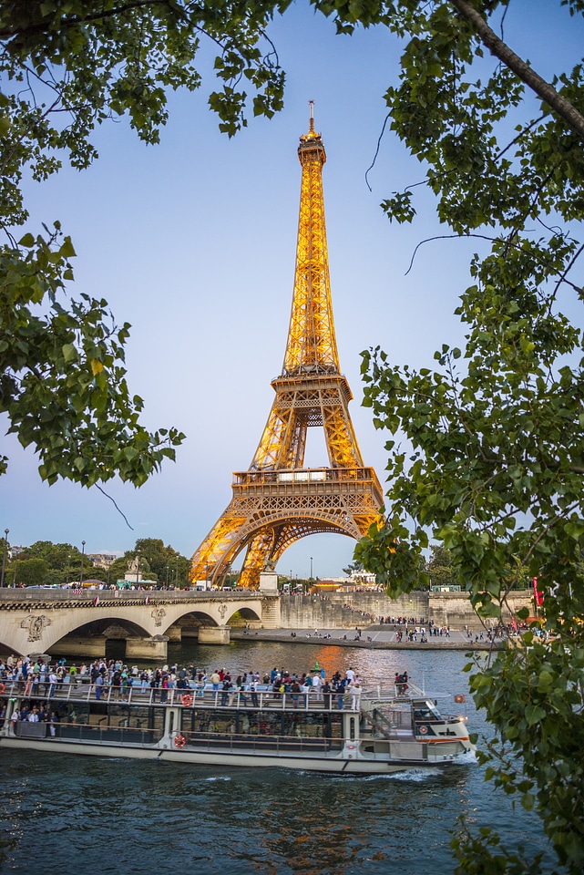 Seine boat evening
