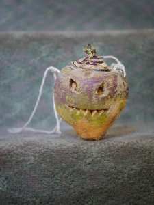 Hop tu Naa turnip carving