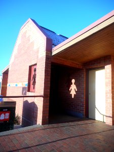 Ladies' toilet, Hamilton