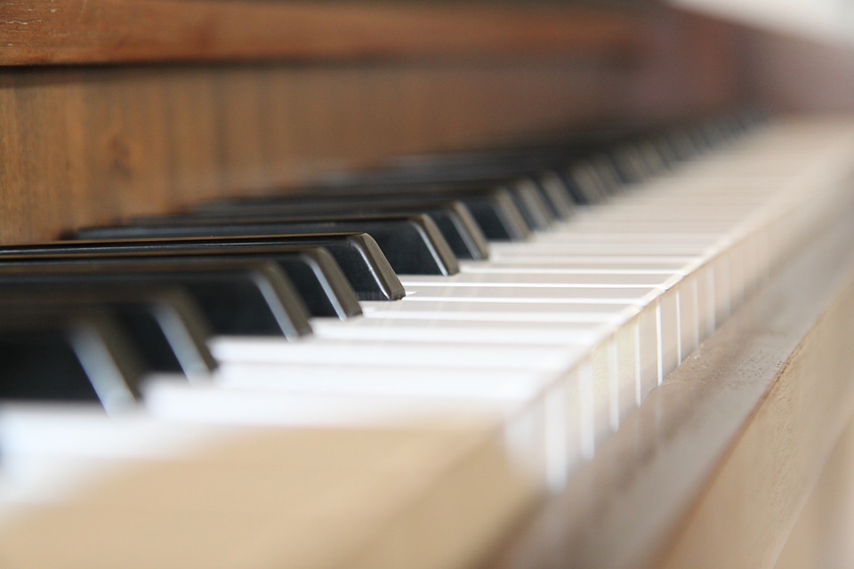 Piano keyboard piano keys keyboard photo