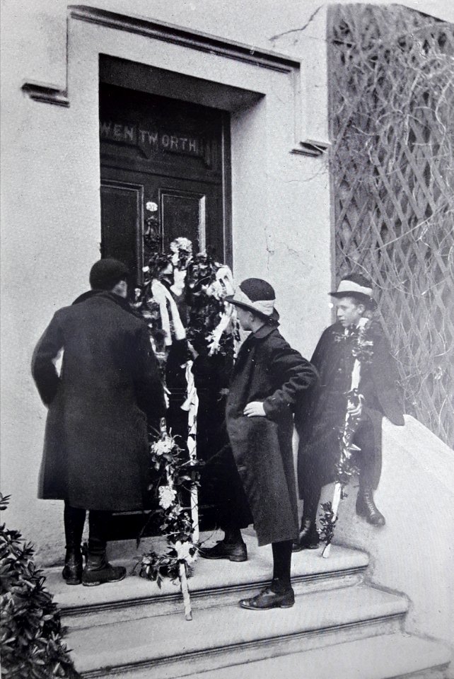 Hunt the Wren, Ramsey, 1904