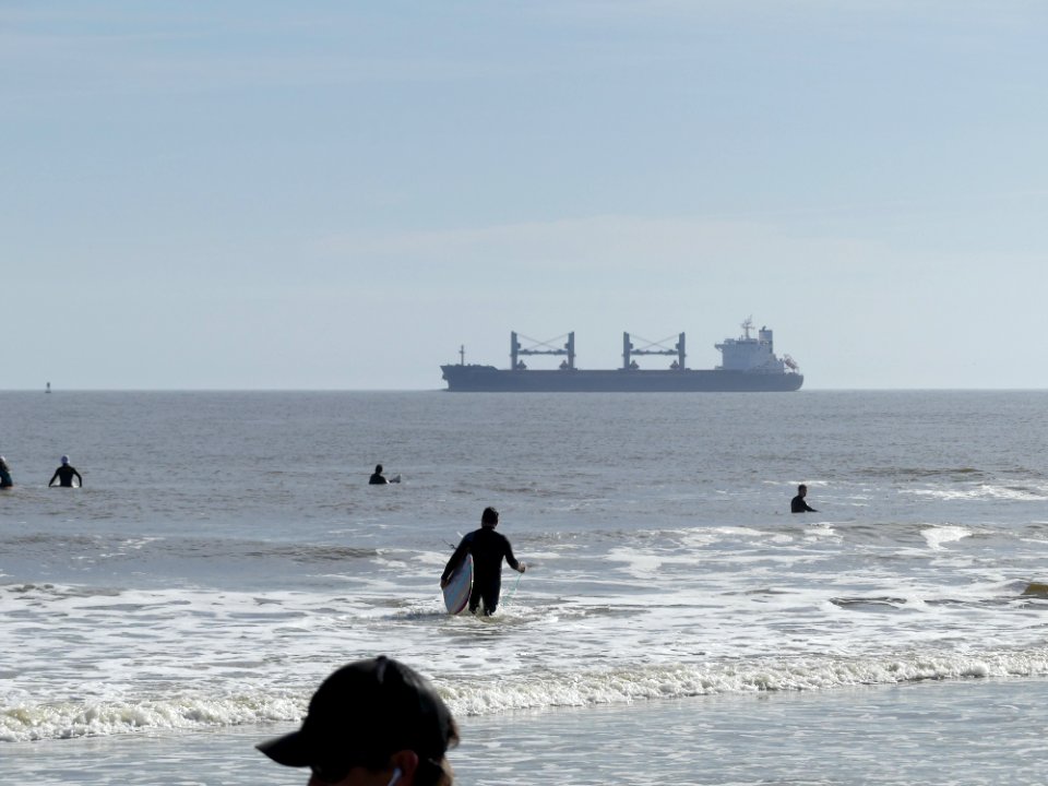 surfers and ship-P1780273