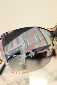 CAMILLE MORENOS - Reflet dans la rue