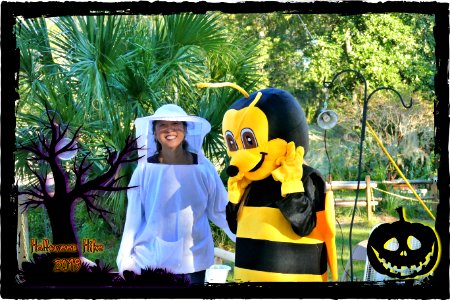 Lady Bee Keeper w Bee