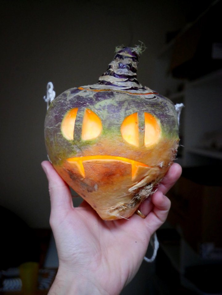 Hop tu Naa turnip carving
