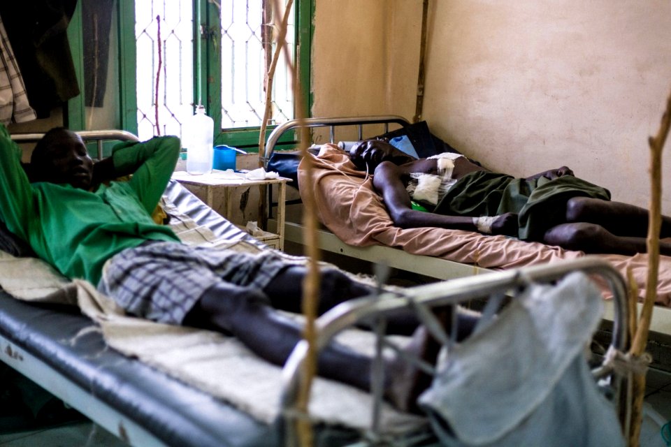 hospital-fighting-children-conflict-south-sudan-kodok 11