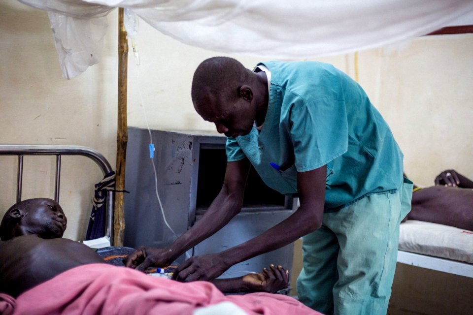 hospital-fighting-children-conflict-south-sudan-kodok 09