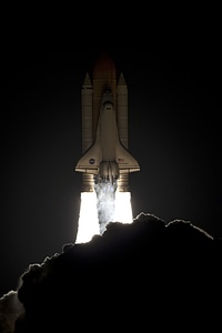 Space shuttle discovery spaceship photo