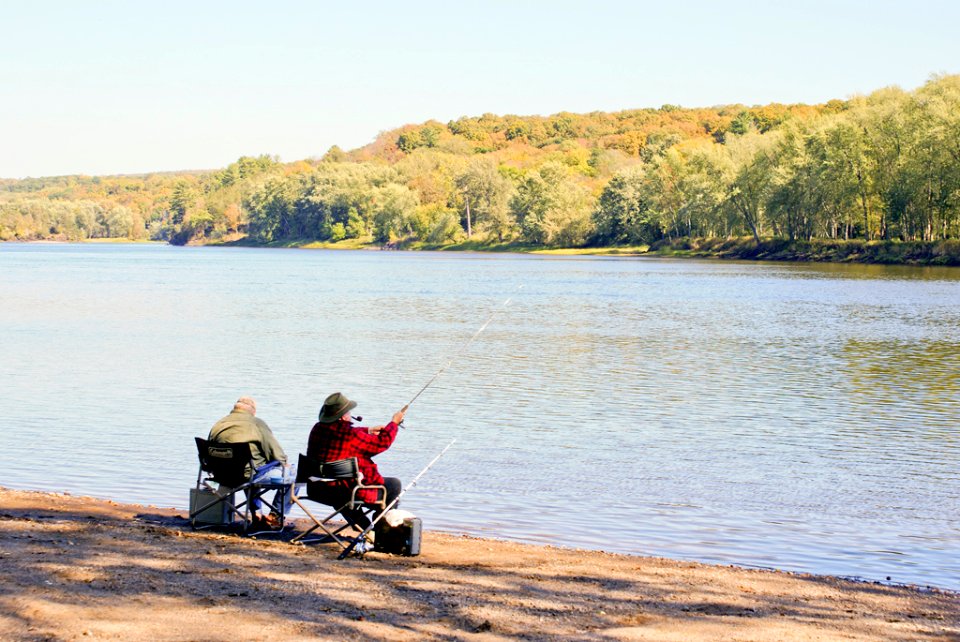 VanTatenhoveJ FranconiaLanding SeatedAnglers 20130925 vpp