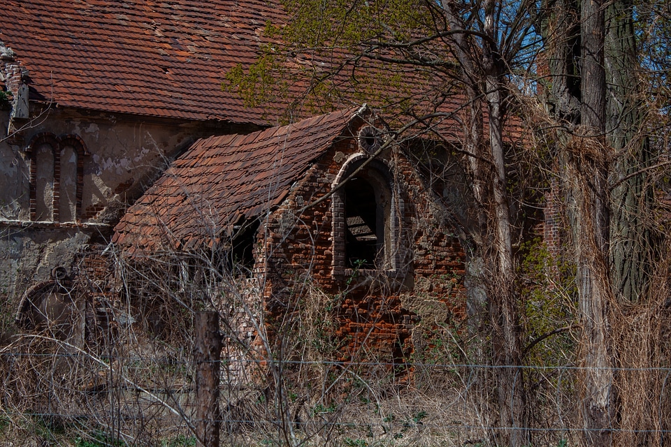 Cottage old house destroyed