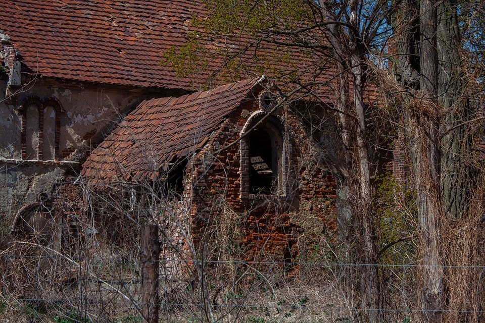 Cottage old house destroyed photo