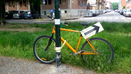 74. CARTELLOBICI (di Matilde Perra)