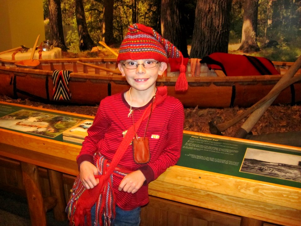 JacobowskiJ NamekagonRiverVisitorCenter JuniorRangerVoyageur 20120722 vpp