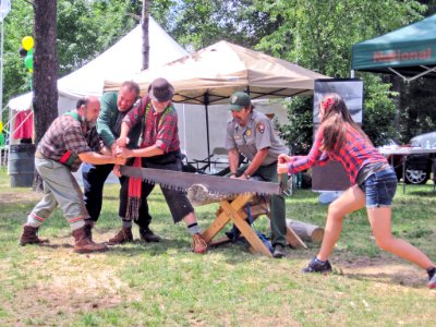 JacobowskiJ HaywardWI CrosscutSawDemonstration 20120729 vpp