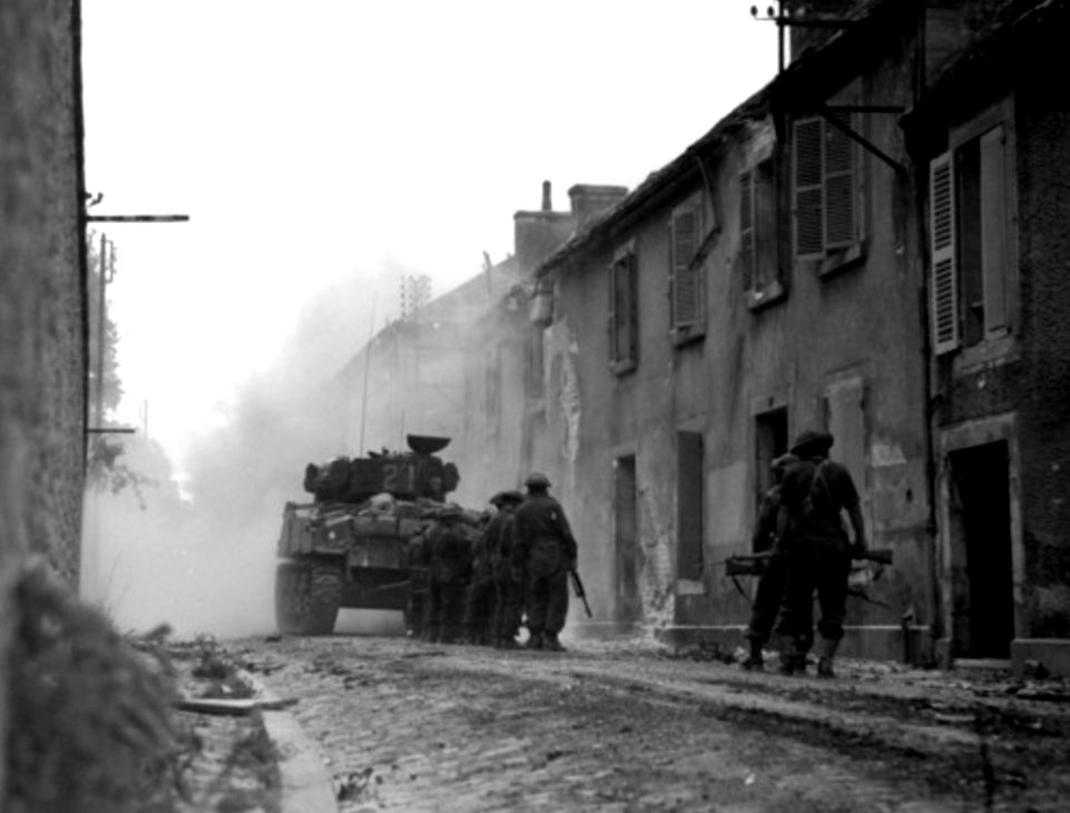 Julio 1944. Soldados canadienses en la batalla por Caen