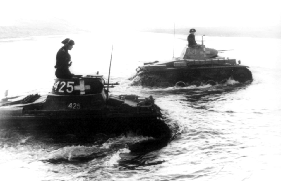 Septiembre 1939 tanques de la Primera División de Panzer invaden Polonia