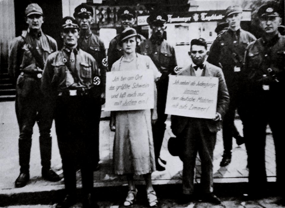 Persecución por violar la doctrina nazi o tener relaciones sexuales con judíos