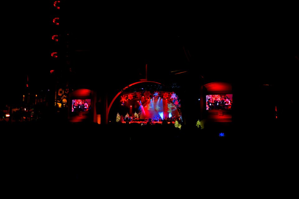 Free Mannheim Steamroller concert