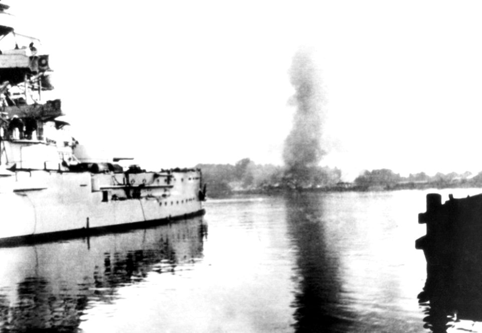 1939 Barco alemán Schleswig-Holstein ataca Danzig, Polonia