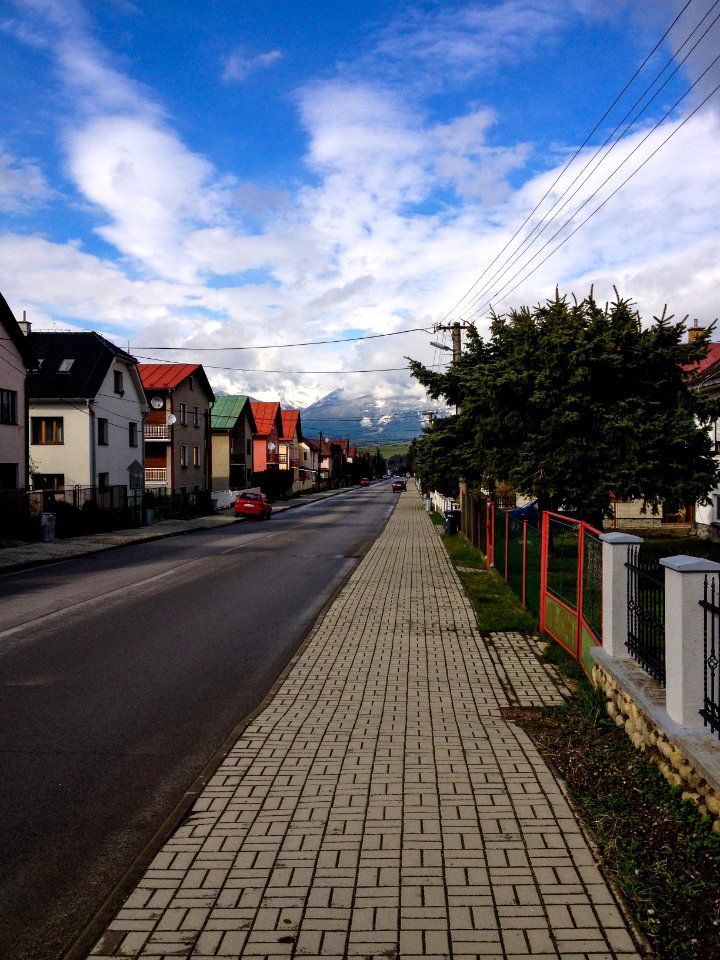 road to the mountains